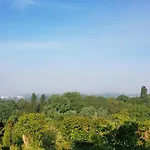 Guest house Les Hauts De Chalonne 4*