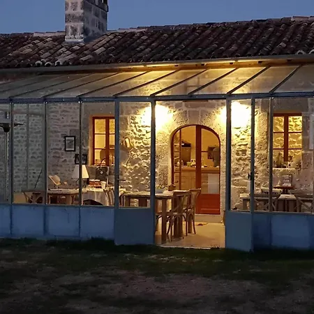 Guest house Les Hauts De Chalonne 4*