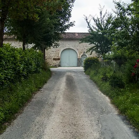 Les Hauts De Chalonne Guest house