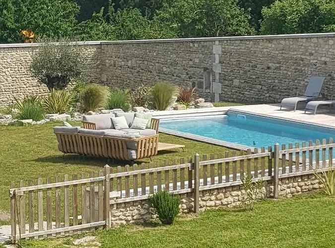 Les Hauts De Chalonne 4*